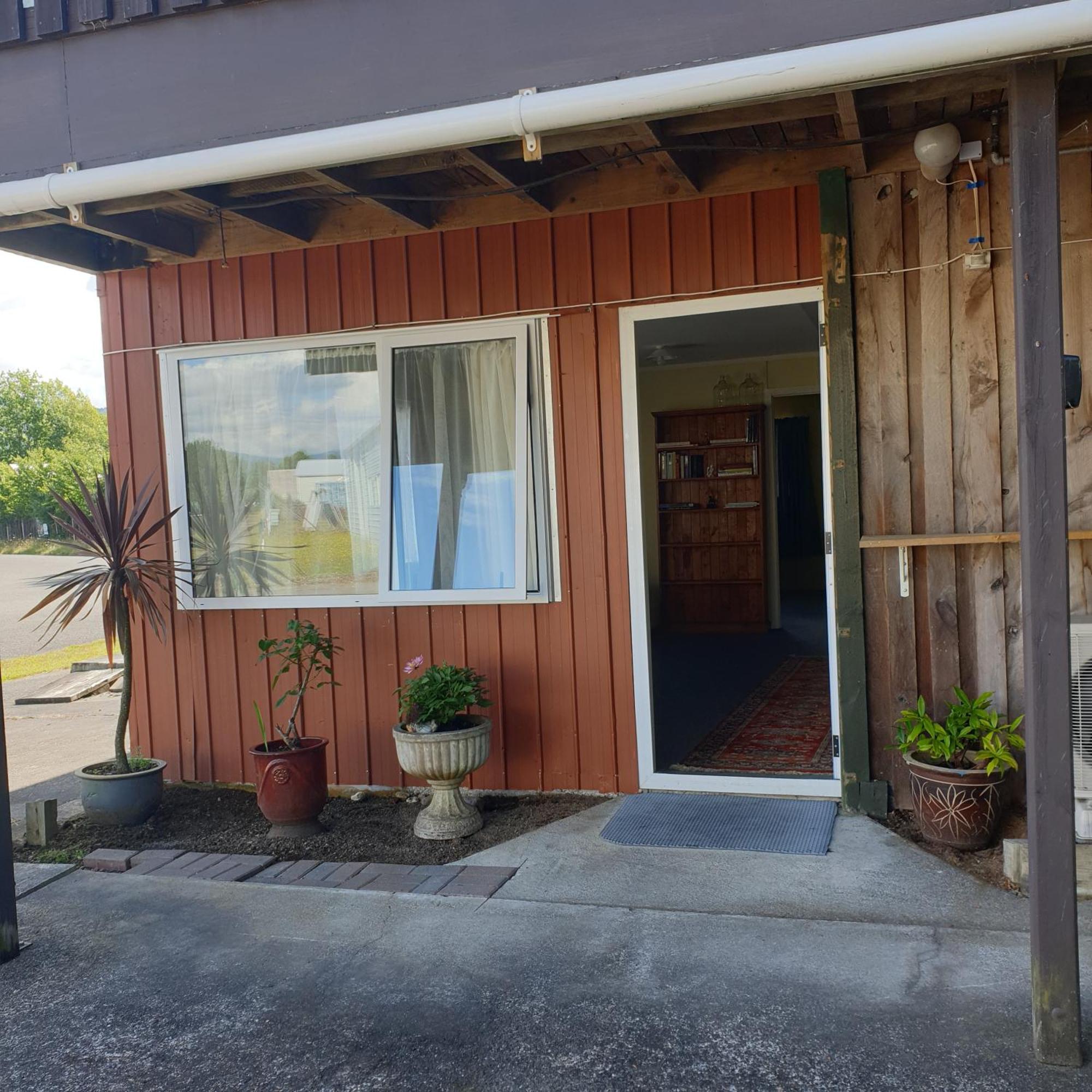 The Redbarn Villa Turangi Exterior photo